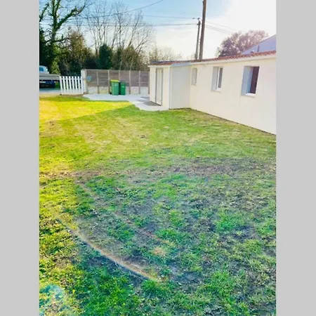 Maison Avec Jardin, 2 Km De La Cotiniere. *